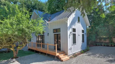 Forbes Farm Cottages Unit C Hôtels à proximité de : Lake Washington Institute of Technology