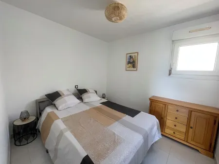 Apartment with 2 Bedrooms and All Amenities Отели в г. Кальви