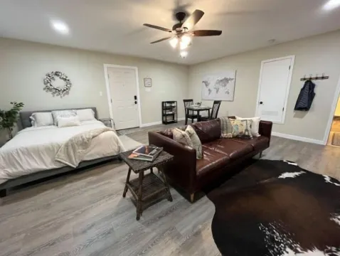 Charming Studio with fireplace