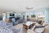 A View to Sea - A Gorgeous Pet Friendly, Oceanfront Home = Private Pool,Hot Tub