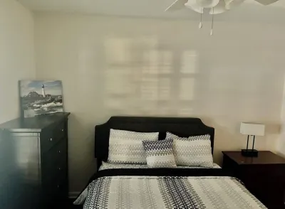 Spacious Townhouse: Prime Location, Just Minutes from the Beach and Downtown! Hotels near Fort Sumter National Monument
