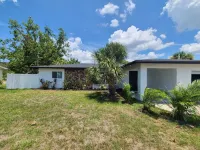 Glamorous 3BR/2BA Pool House in Venice -8min from Beach Các khách sạn gần Father Fish Aquarium