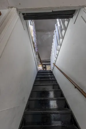 Unique Stay in a 1907 Log Cabin on The Kentucky River