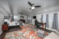 Scenic Hiking in Cuyahoga Valley National Park! 3Br House, Central Air & Laundry