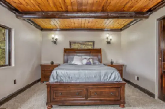 Feels Like Home Cozy Cabin