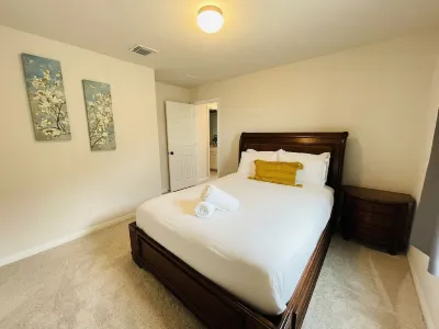 Cheerful 5 bedroom Home - 6 miles from Samsung