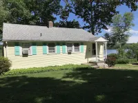 Relax with a beautiful lake view Hotel in zona Goodspeed Opera House