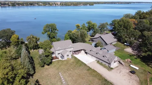 Spectacular Lakefront Retreat on 2 acres~ Perfect Large Family Getaway