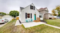 Turquoise Squirrel 27 : Lodge - walking distance to all amenities.