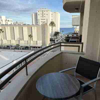 Nice apartment with side sea view - beach / pedestrian Others
