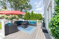 17 Mins from UBS Arena /Hot tub/Game Room/King Bed