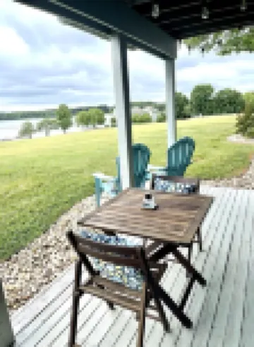 Bernard's Landing Hillside Lake Escape @ SML