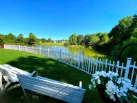 Private Pool with Pond Views - Pet Friendly - Near Downtown - 무료 와이파이
