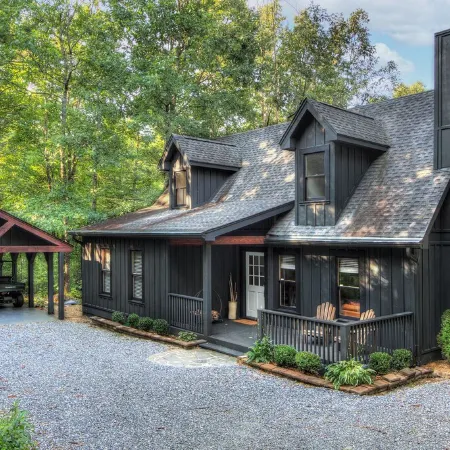 Rainbow's End Mountain Lake House