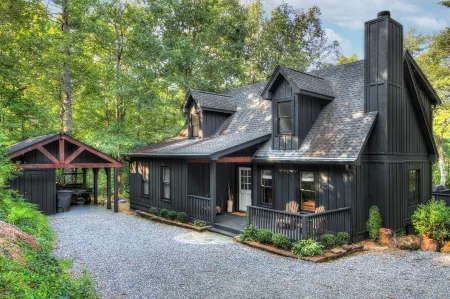 Rainbow's End Mountain Lake House