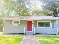 PRIVATE Cleveland St. Cottage~Walk Folsom Village