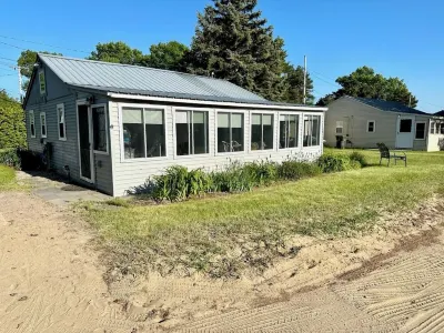 Idyllic Lakeside Beach Cottage Family Retreat Hotel in zona Causeway Park