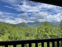 Stunning  Mountain Views From Cabin With Hot Tub & Covered Porch!