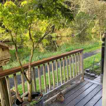 Riverfront Beach House Rental Hotel Exterior