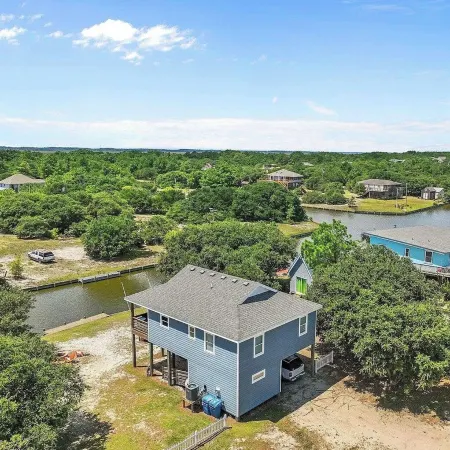 Vacation Cottage – Enjoy 4WD Beach, Hottub, Wild Horses & Canalfront Views