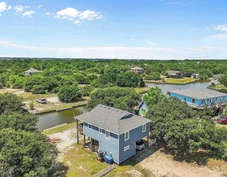 Vacation Cottage – Enjoy 4WD Beach, Hottub, Wild Horses & Canalfront Views