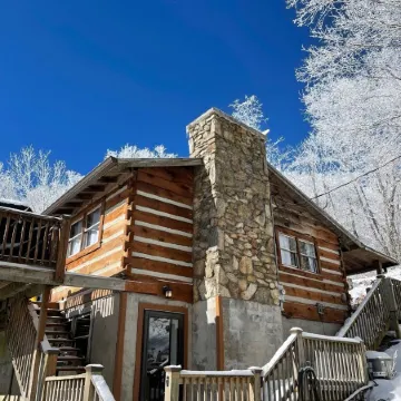Wolf Laurel-Authentic Cabin-Mountain Views-Ski Hatley Pointe-Hiking-A/T-Big Bald