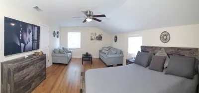 Kelly's Urban Farmhouse in Atlanta Hotels near Arabia Mountain