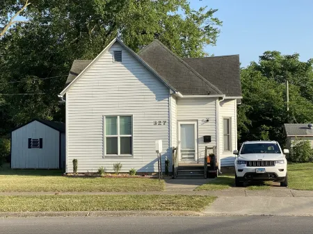 Centrally located and close to I-64, I-57, Hwy. 15, and Hwy. 148