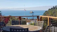 Perfectly Located l Trinidad Harbor Views l  Trinidad CaRedwood National Forest