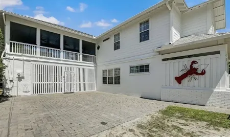 Big House Few steps from the Beach. Отели рядом с достопримечательностью «Тайби-Айленд Лайт Стейшен Энд Музеум»