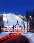 Winter Adventure Retreat - Ski Views, New King Beds, Fully Loaded Kitchen!