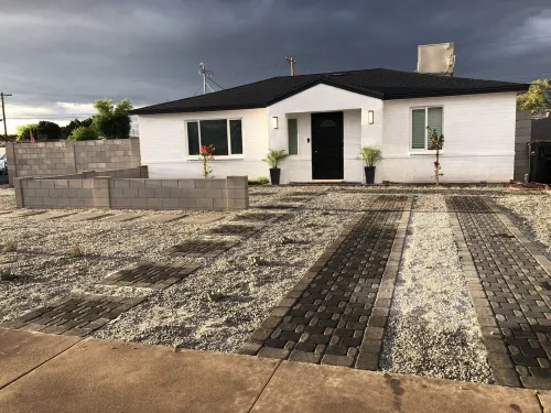 Centrally located 2 bedroom unit