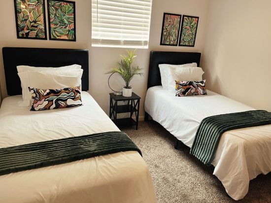 Suite Escape | Downtown Retreat w/ Free Parking