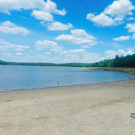 Charming Cottage with Jacuzzi, Fire Pit and Access to Nearby Lakes!