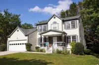 Home Away from Home! Johns Creek, 4Bd, Sleeps 8, Chef's Kitchen, Office, Garage!