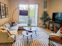 Modern Apt with Gym & Pool & Hot Tub. Perfect Location. Close to Ski Resorts!