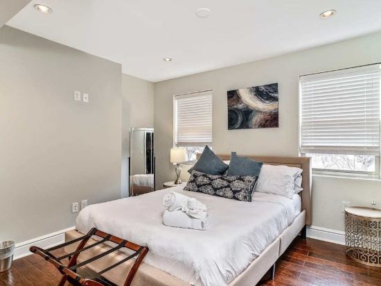 Walk Everywhere, Comfortable Park-Front Escape w/ Free Parking!