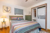 Clam Lake Waterfront Cottage