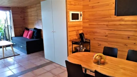 Lac du Salagou : Gîte 32 m2 - vue Exceptionnelle Отели в г. Лиоссон