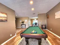 Tampa Vacation Home - 3BR 10 PPL - Pool
