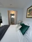 Contemporary Studio Close to Beach