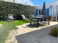 Typical single-storey L-shaped house in the heart of old CHAUCRE