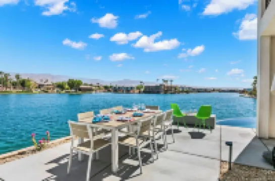 Infinity; Lakefront 5-Bedroom with Infinity Pool, Pet Friendly, & Fun Filled!