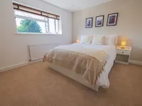 The Secret Garden - West Sussex Hotels in Crawley