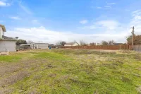Hackberry Hideaway emerges as a special retreat where tanquility meets vibrancy.