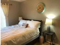Guest suit near down town-Free Parking