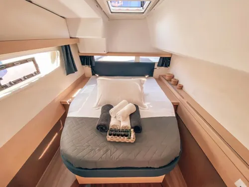 Luxurious 40' Sailing Yacht located in a beautiful resort! VRBO NEW OFFER!