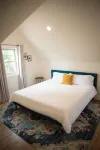 "The Primm Loft" Private, Spacious, Clean & New