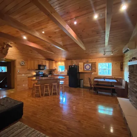 Beautiful cabin 11 miles from Beaver Stadium.  Enjoy an unplugged PSU weekend.