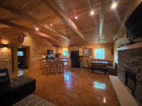 Beautiful cabin 11 miles from Beaver Stadium.  Enjoy an unplugged PSU weekend.